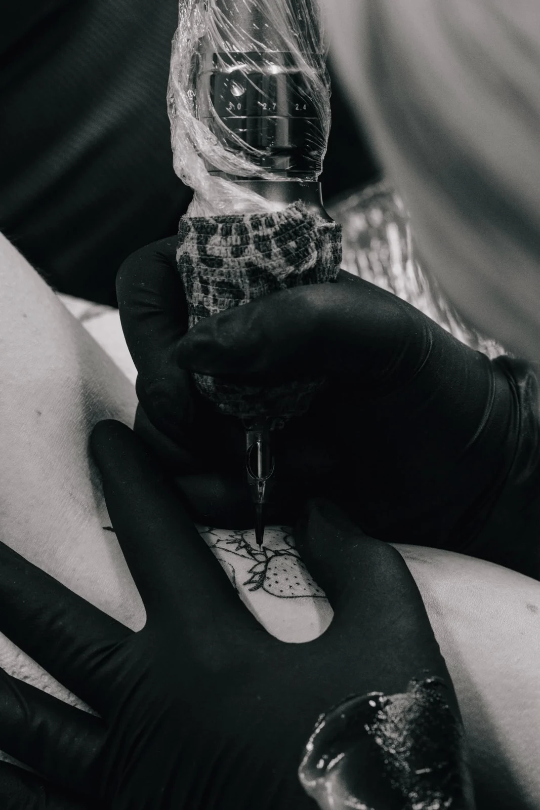 Tattoo-Handwerk und Arbeitsmaterialien im Studio · Einblick 3